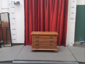 COMMODE