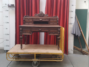 SECRETAIRE 