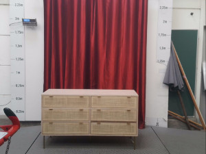 COMMODE